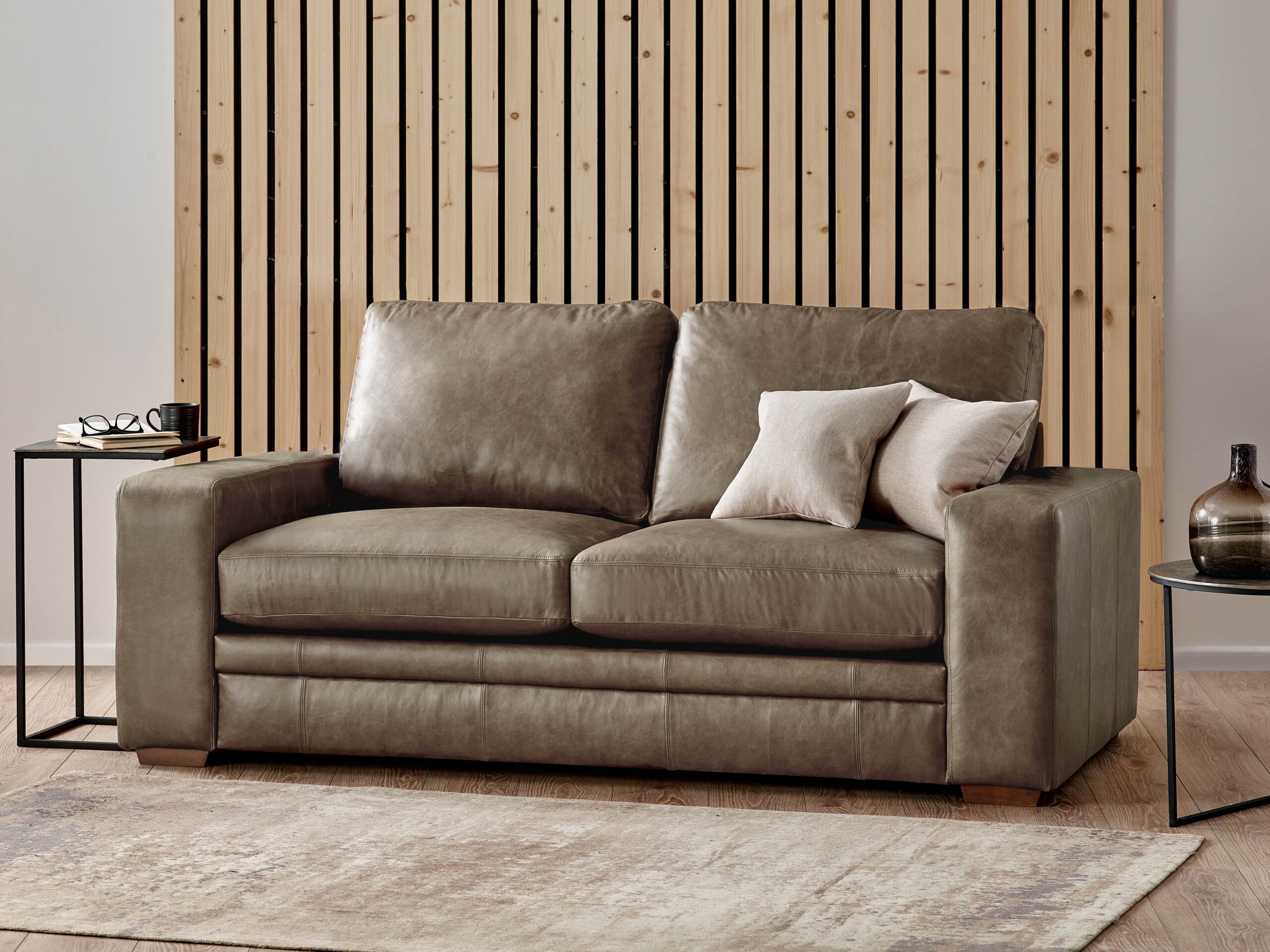 Denver Traditional Sofa - Image 2