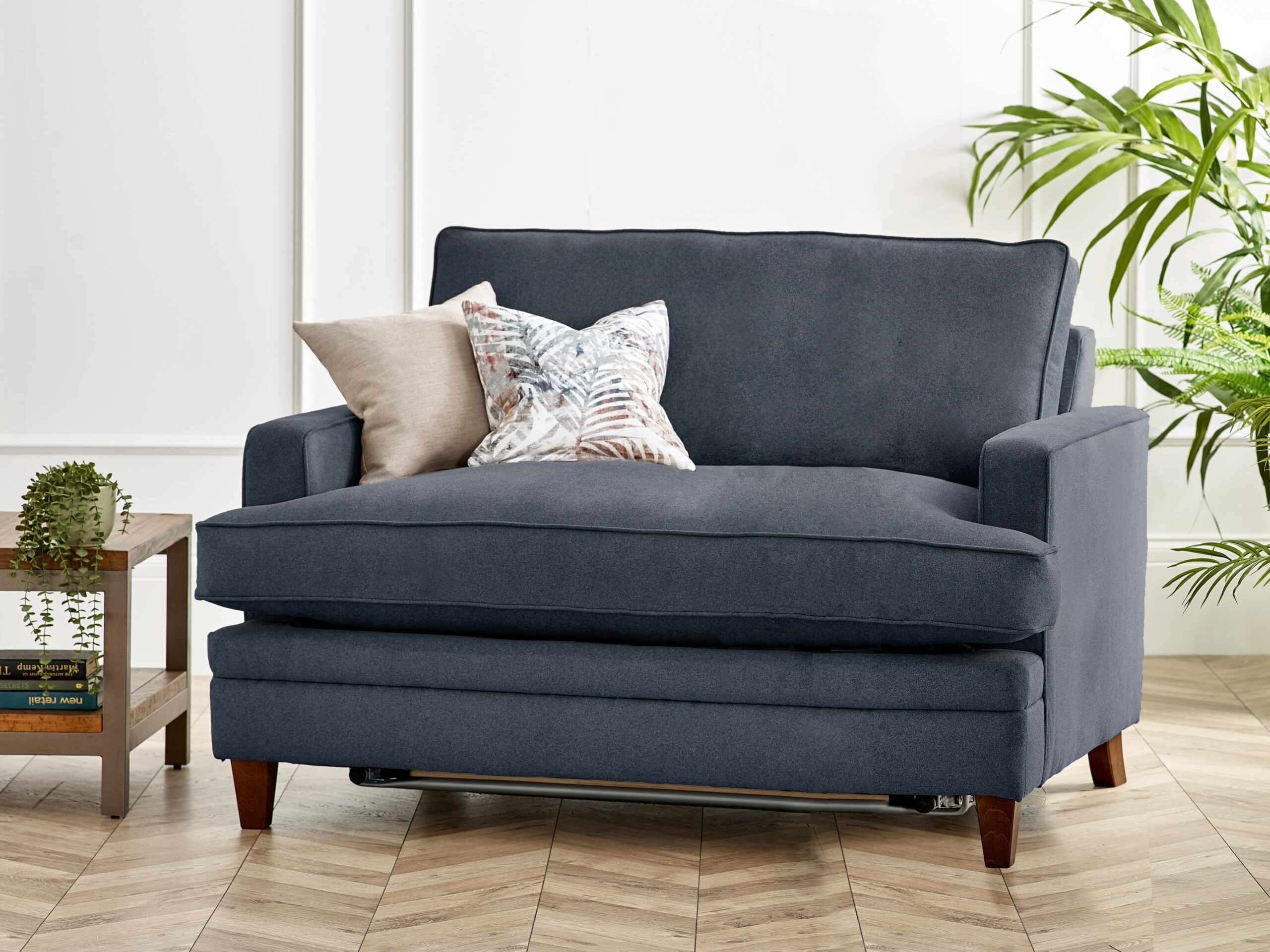 Everest Modern Sofa - Image 6