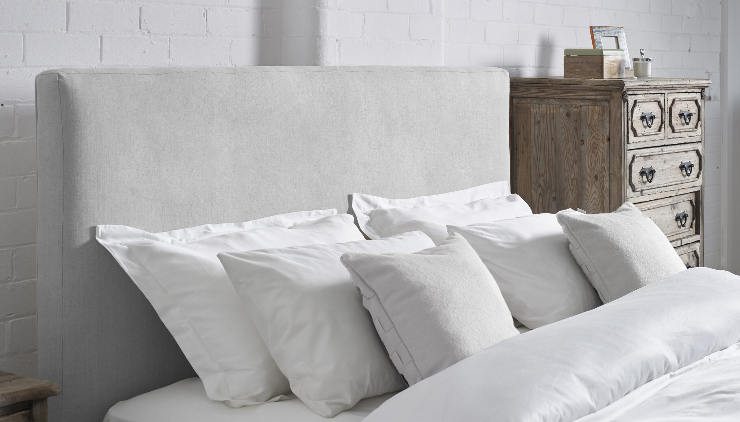 Evie Modern Bed - Image 4