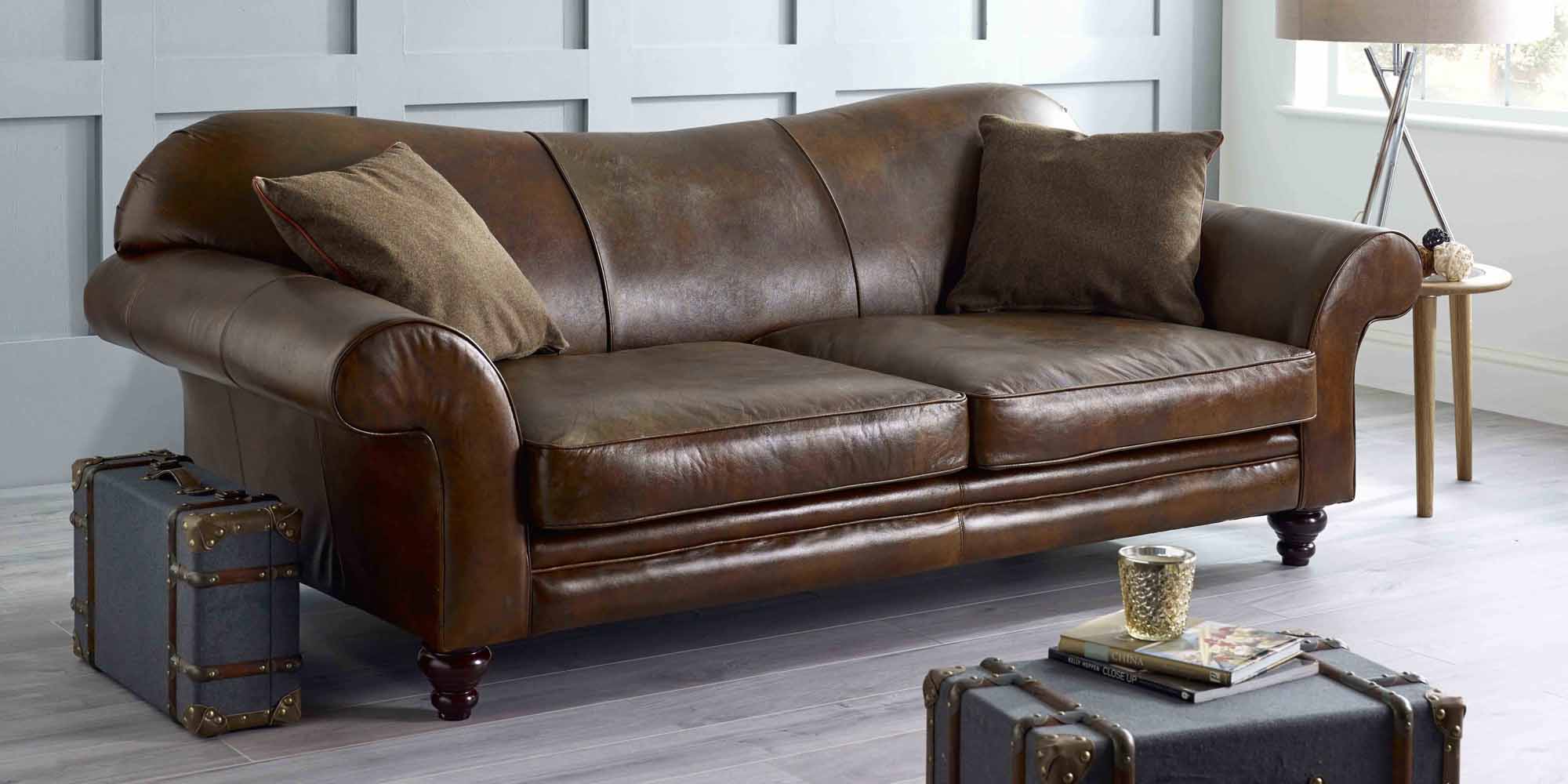 St Charles Classic 3.5 Seater Sofa - Image 2